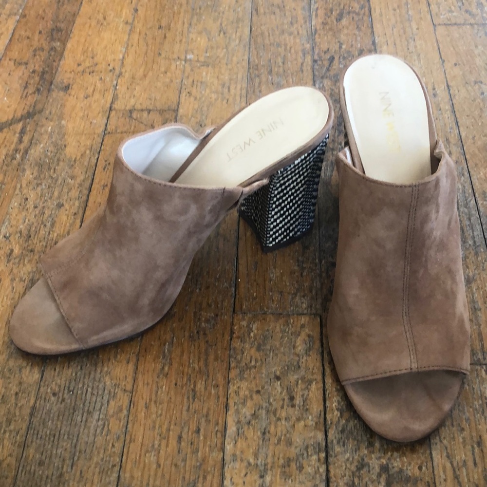 Nine West comfy suede sandals.  Wore just a few times